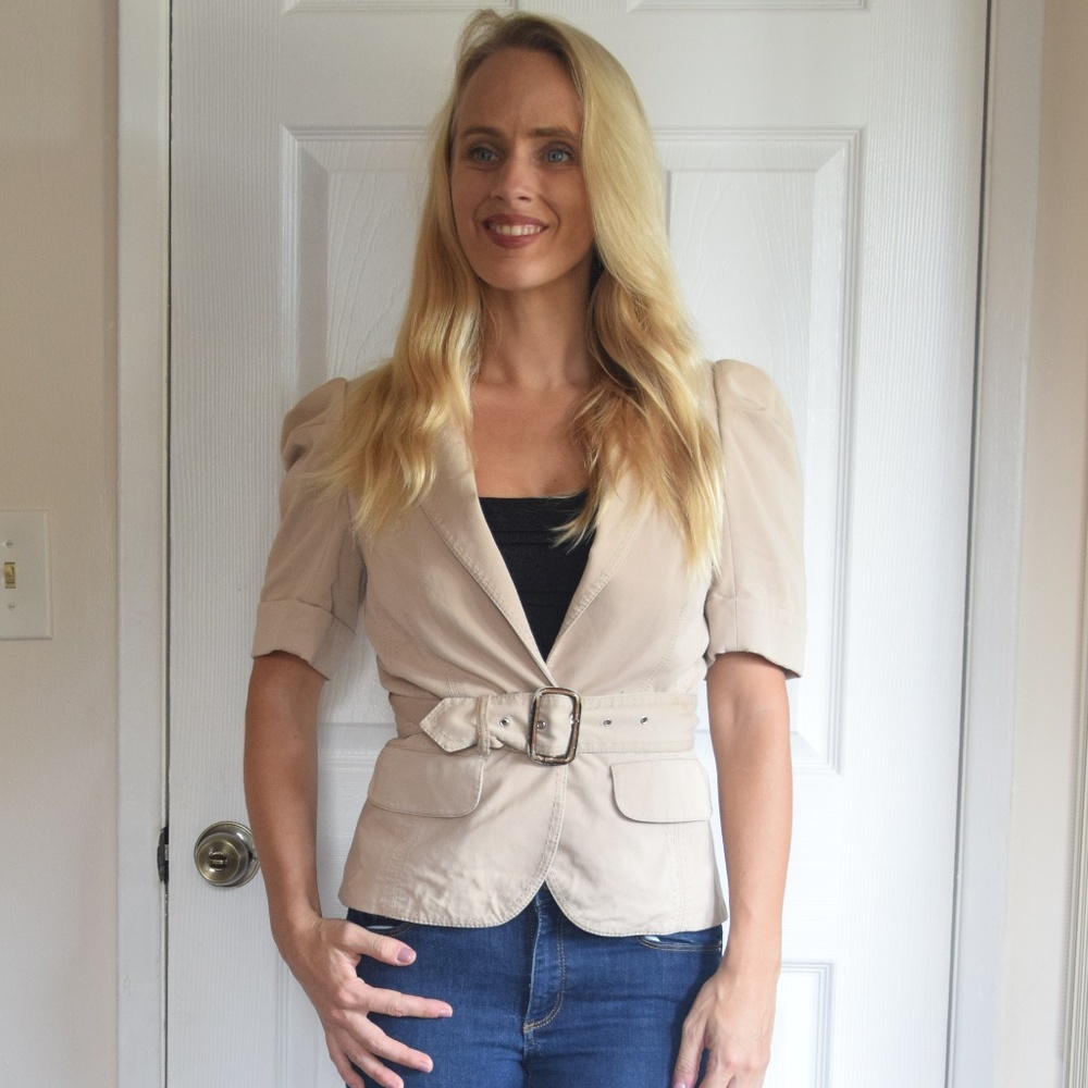 BCBGMaxazria XXS Tan Short Sleeve Blazer W/Belt